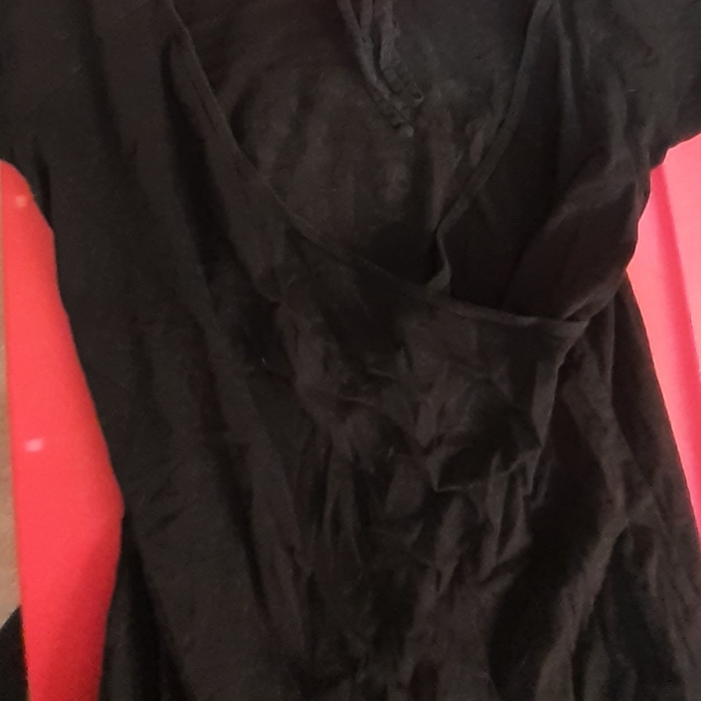 Black top - Picture 4 of 4